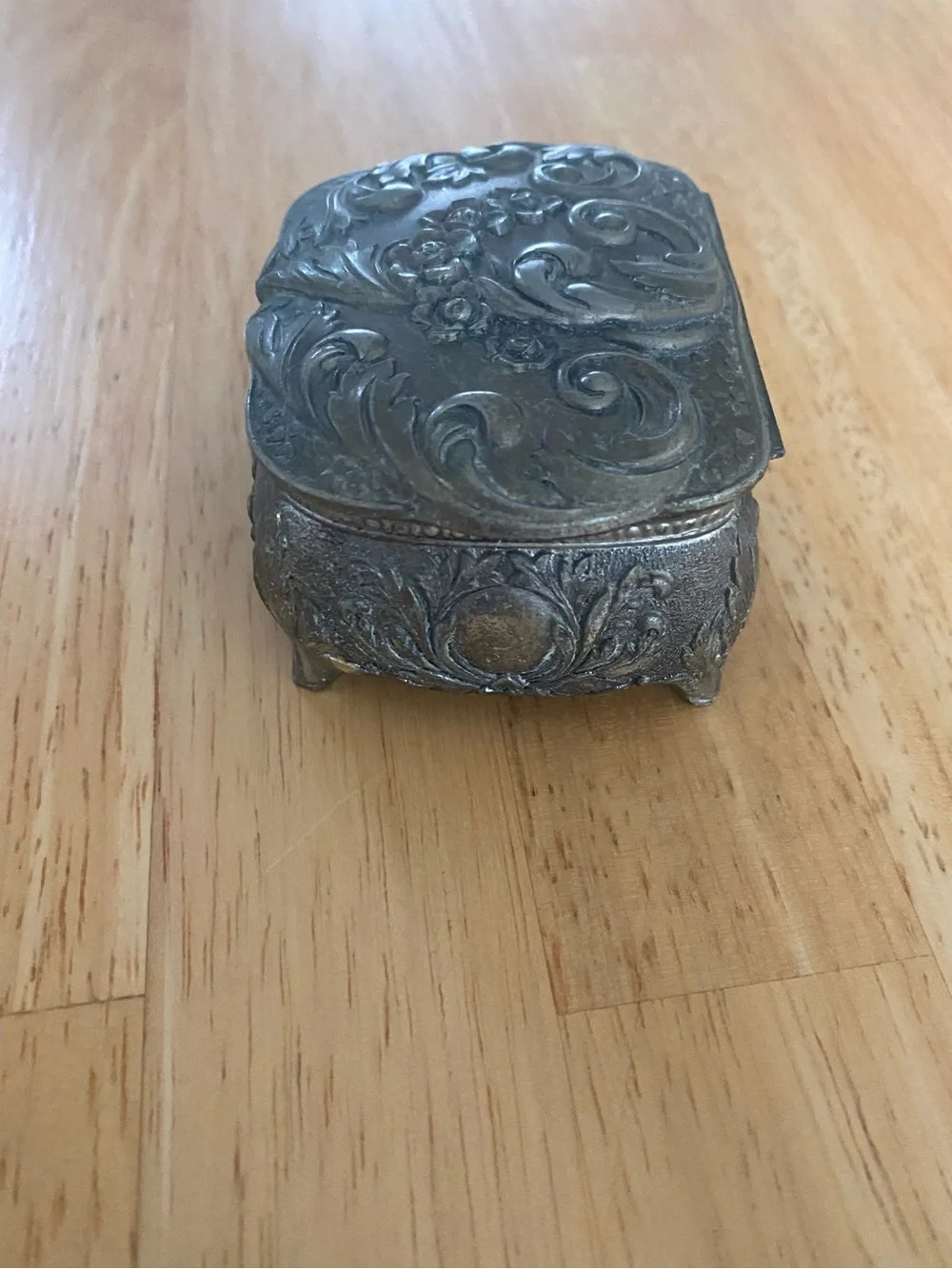 Vintage Ornate Silver-Tone Decorative Jewelry & Trinket Box with Red lining